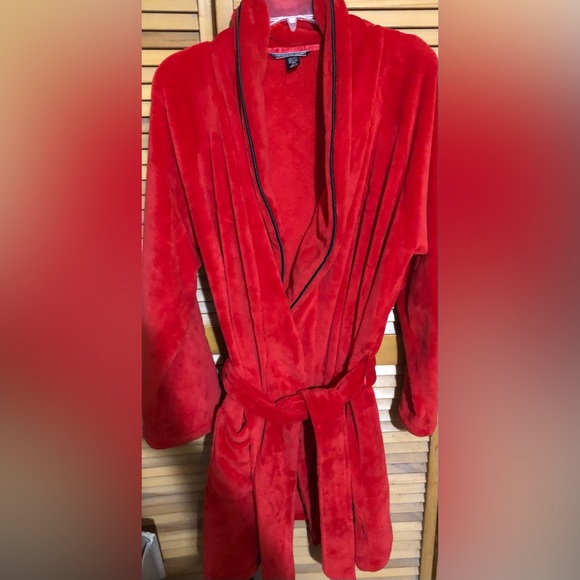 VICTORIA'S SECRET Signature VS Women’s Red Belted Robe Size Medium - Picture 1 of 7